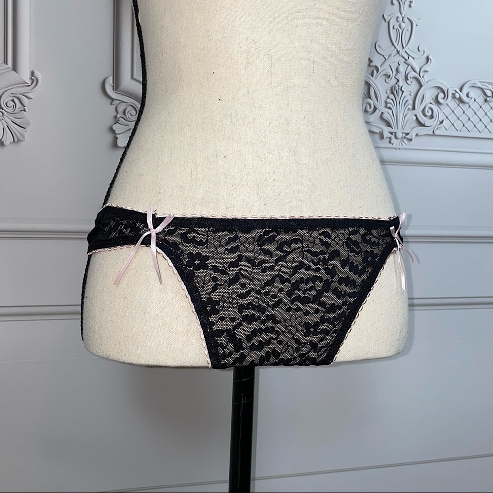 Victoria’s Secret Black Lacey Thong with Pink Bow Detailing | Size L